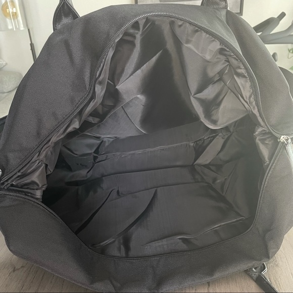 Zegna Parfum, Black Casual Duffel Bag - Picture 5 of 8